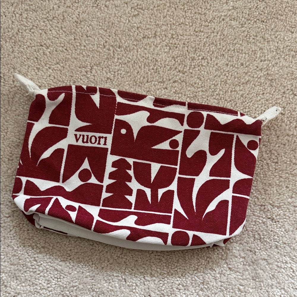 Vuori holiday pouch